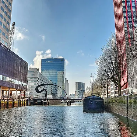 Tekne Wikkelboats At Wijnhaven *